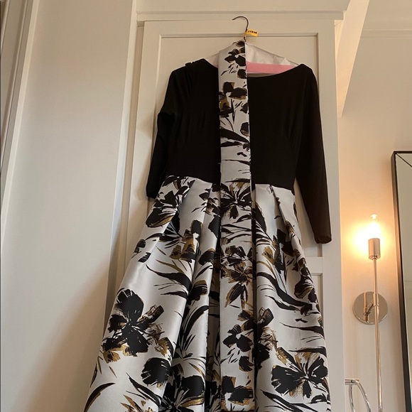 Formal gown - Picture 1 of 2